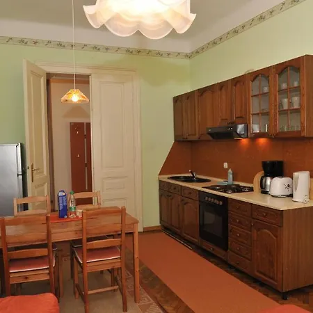 Jos Tour As Apartment