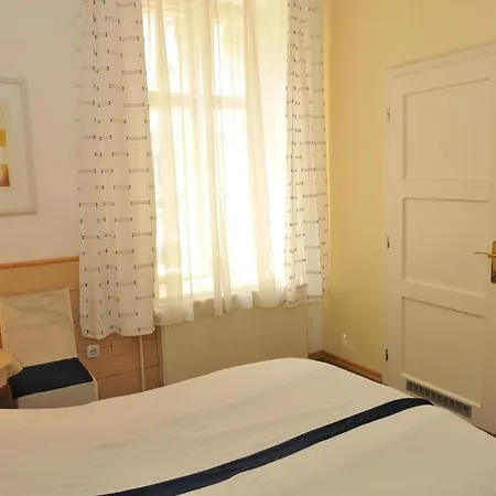 Jos Tour As Apartment