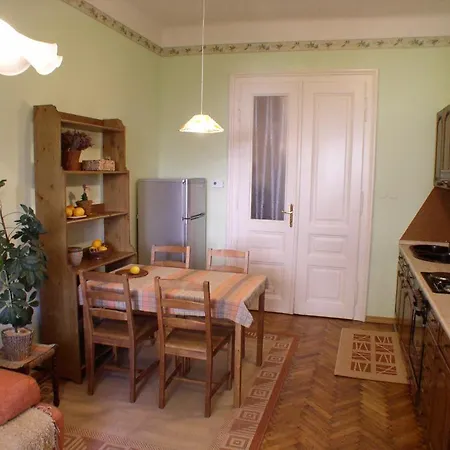 Jos Tour As Appartement